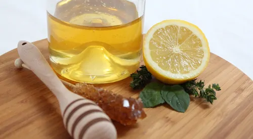 Honig mit warmem Wasser @pixabay