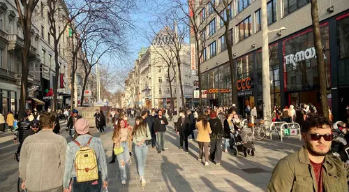 Mariahilfer Straße in Wien (c) Arno Senoner auf Unsplash