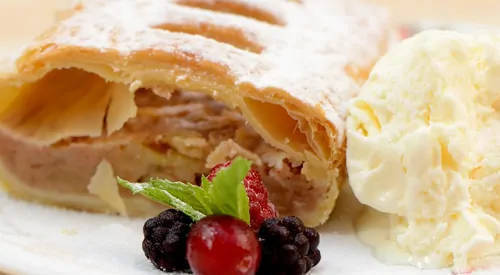 Wiener Apfelstrudel